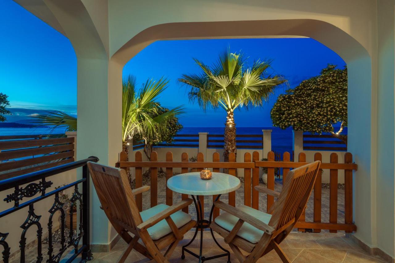 Villa Elizabeth - Seafront Classic Villa! Argasio Exterior foto